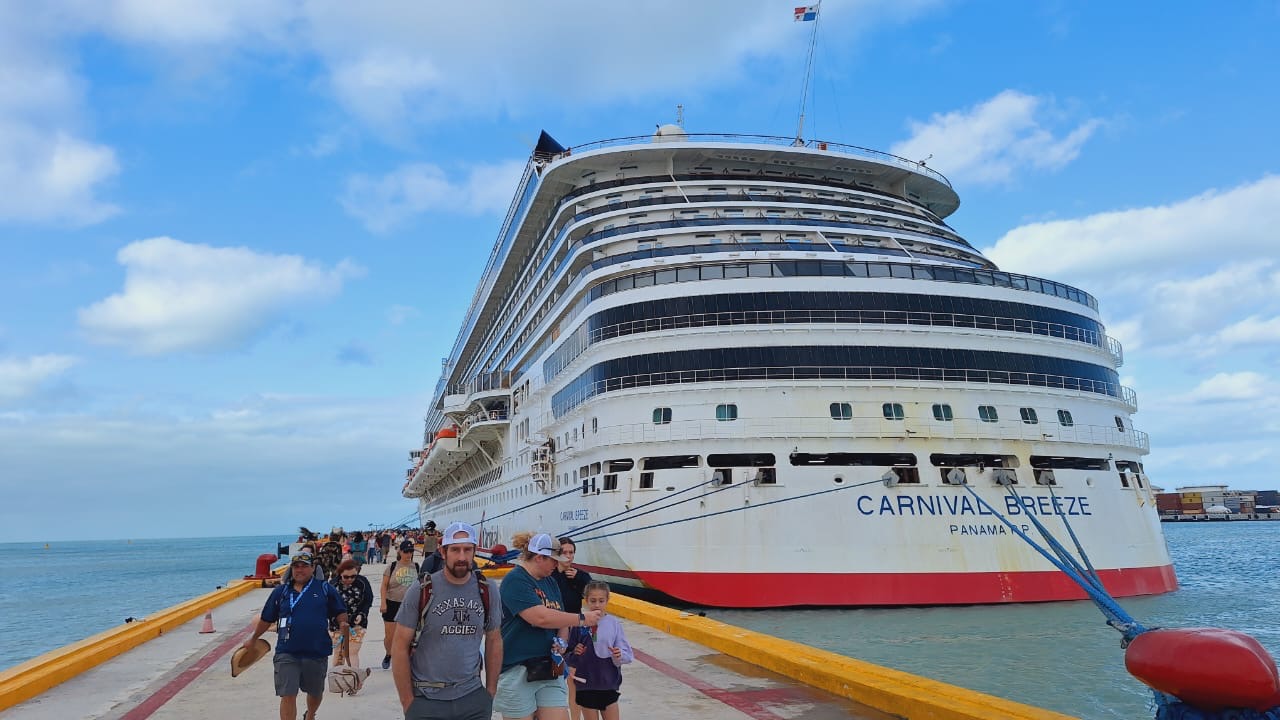 Llegada de cruceros a puerto progreso 