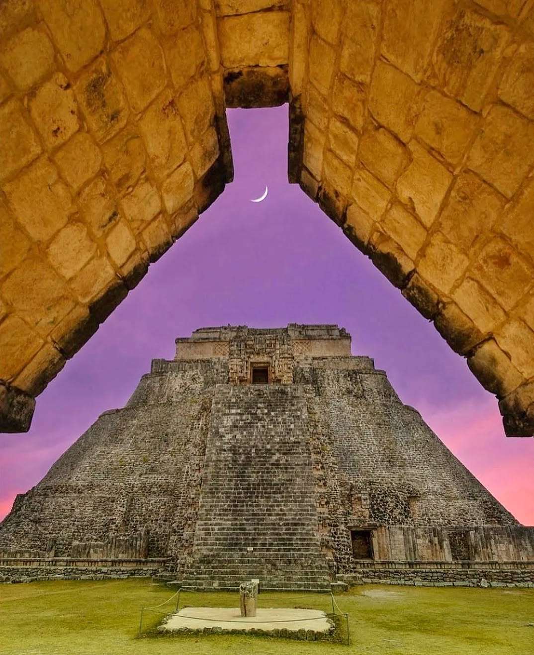 UXMAL PIRAMIDE DEL ADIVINO