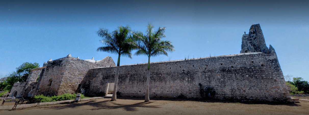 exterior de capilla sin techo de izamal