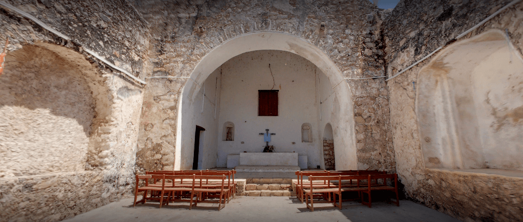 interior de la capilla sin techo de izamal cuauhtemoc