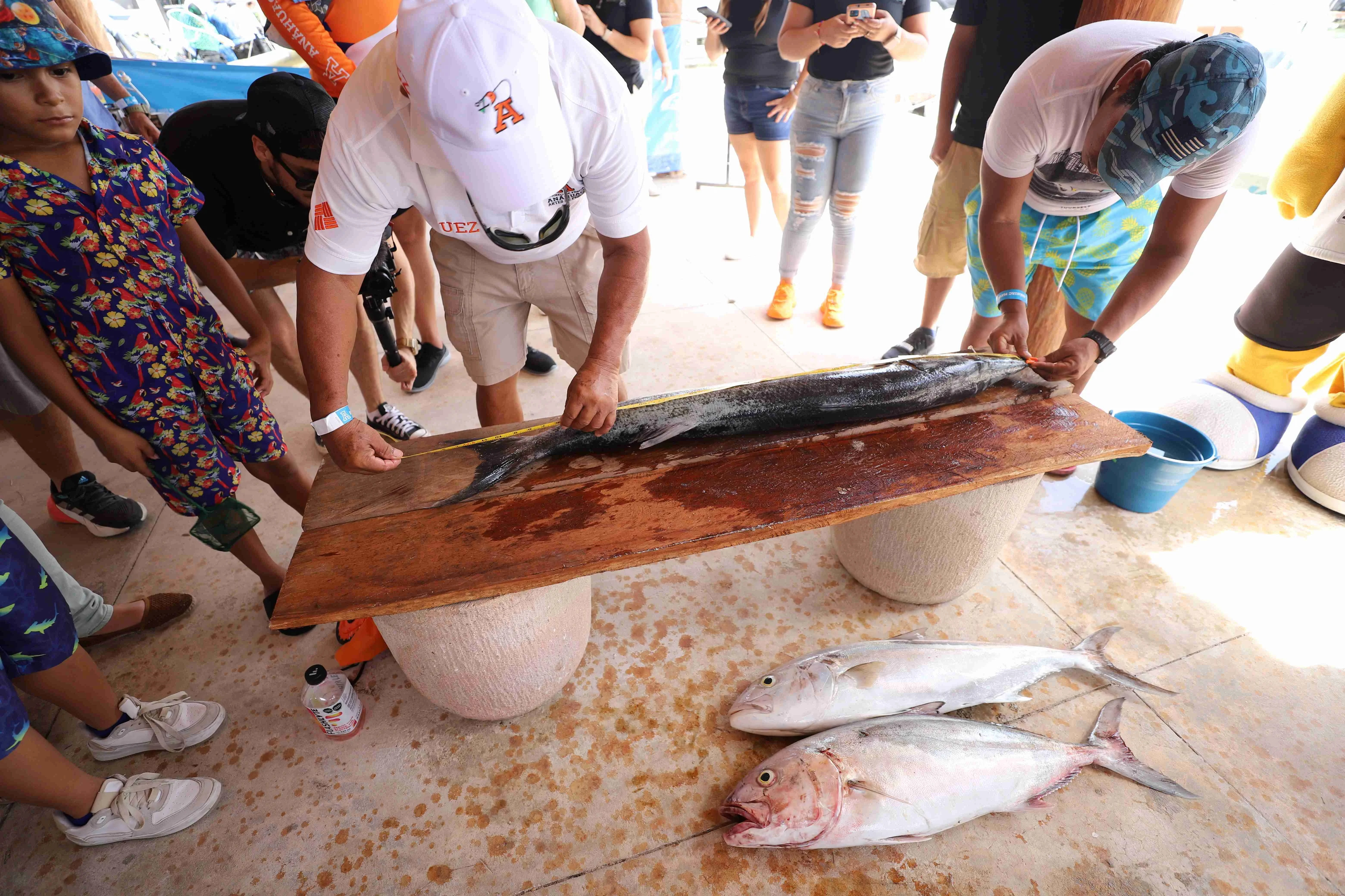 torneo de pesca de Anáhuac en progreso