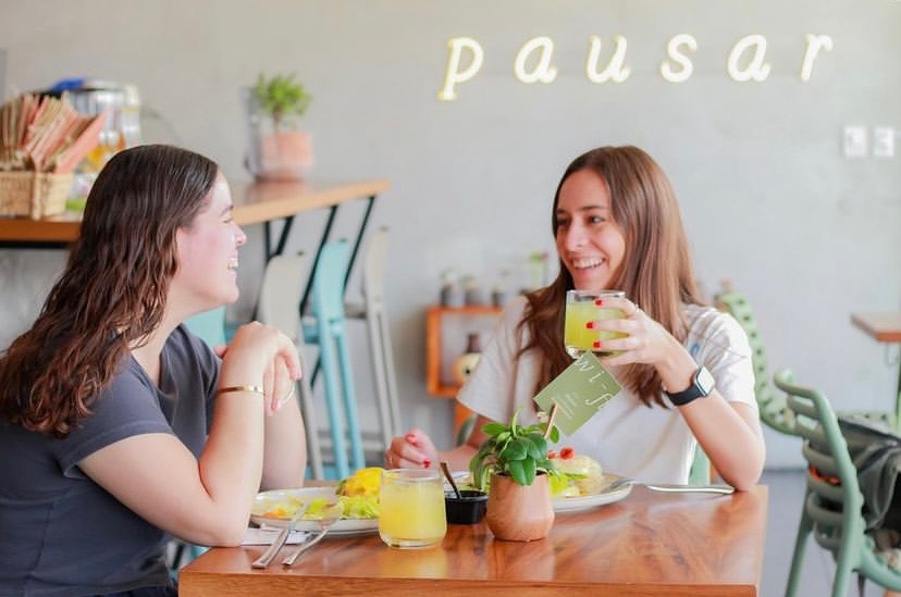 cafeterias en merida, consume local, vamos a pausar