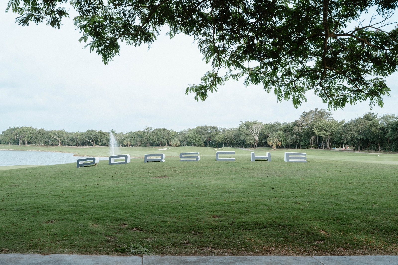 porsche torneo golf