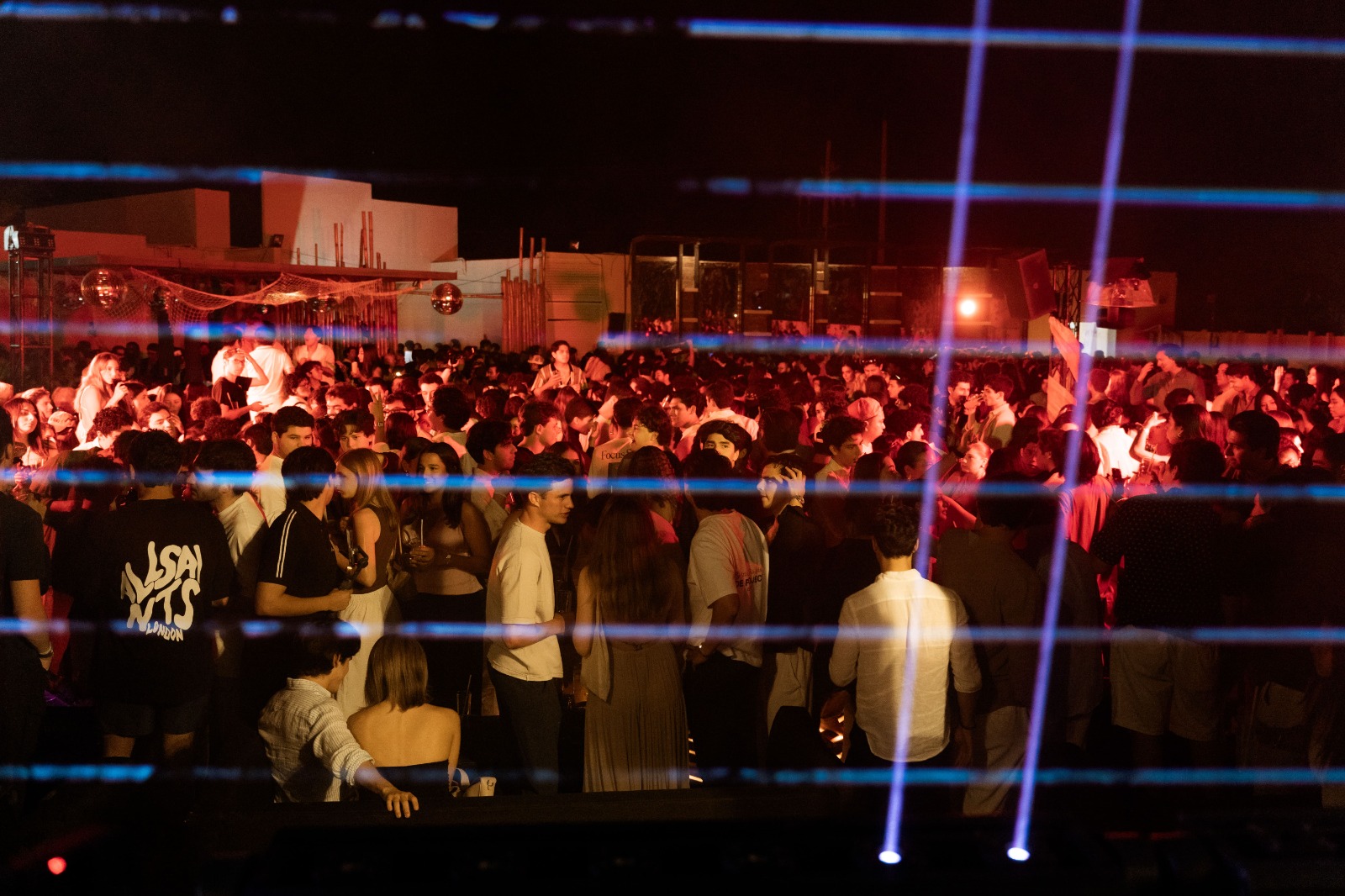 classico peninsula semana santa en la playa