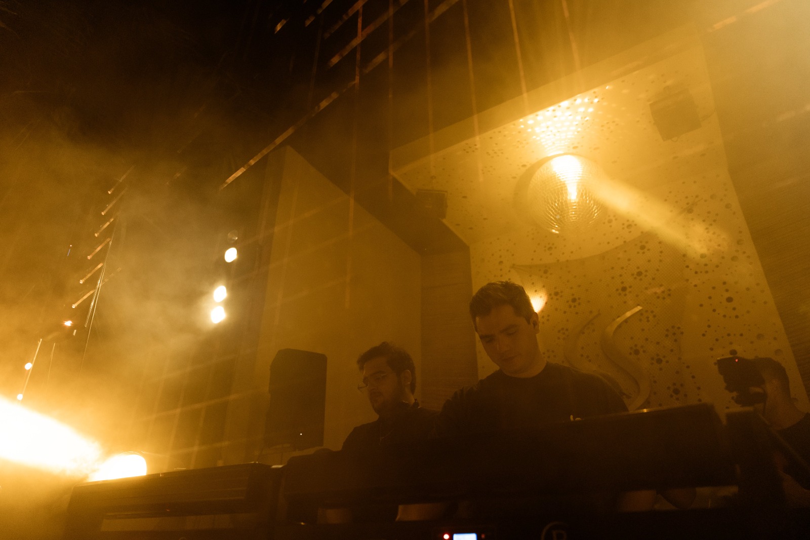 classico peninsula semana santa en la playa