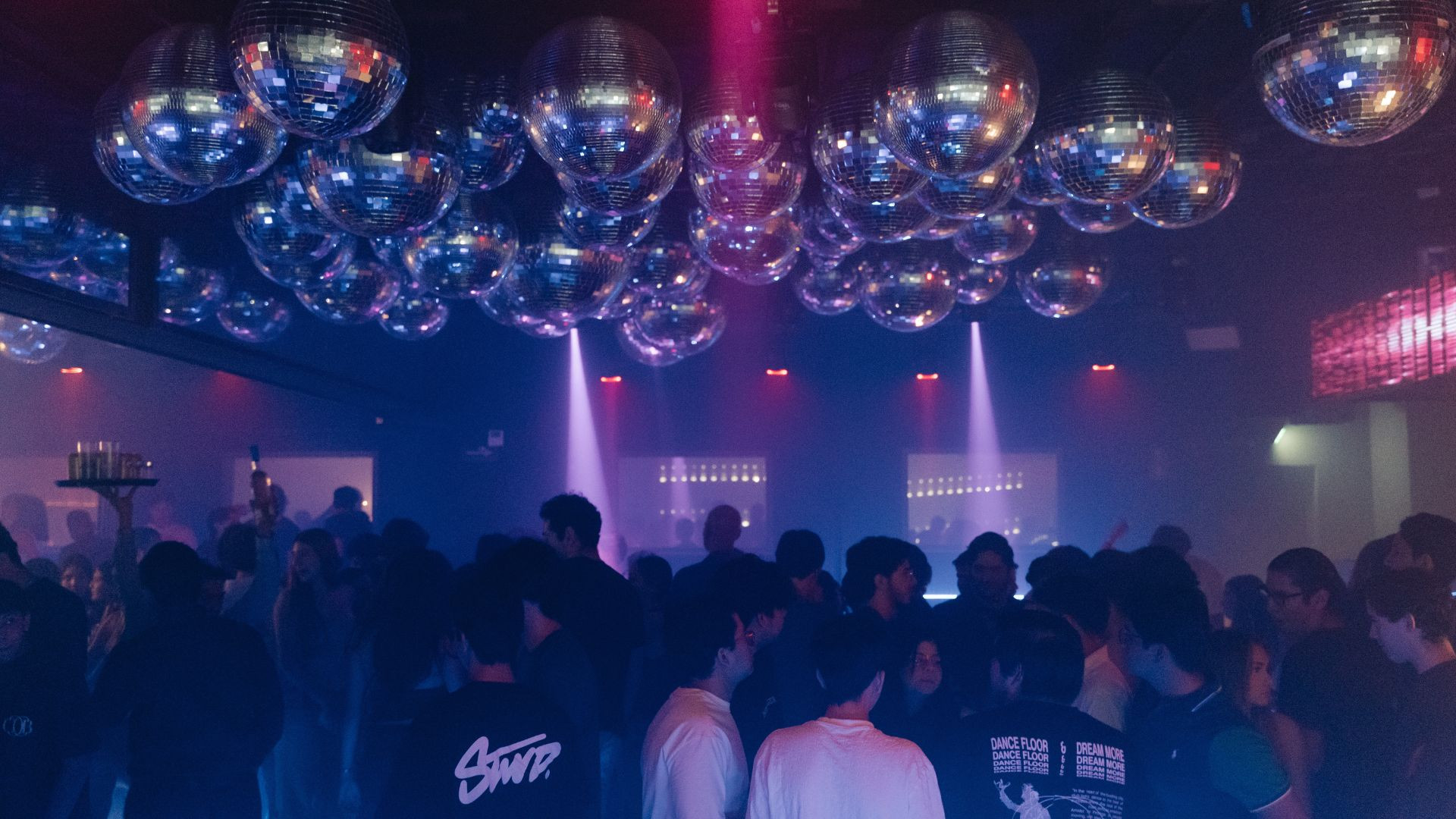 Classico Península: Donde la noche cobra vida en Mérida