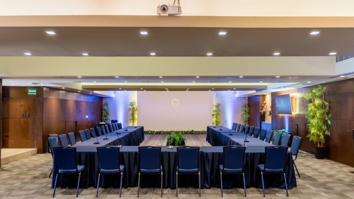 Rodium Business Center: Vanguardia y modernidad para reuniones empresariales