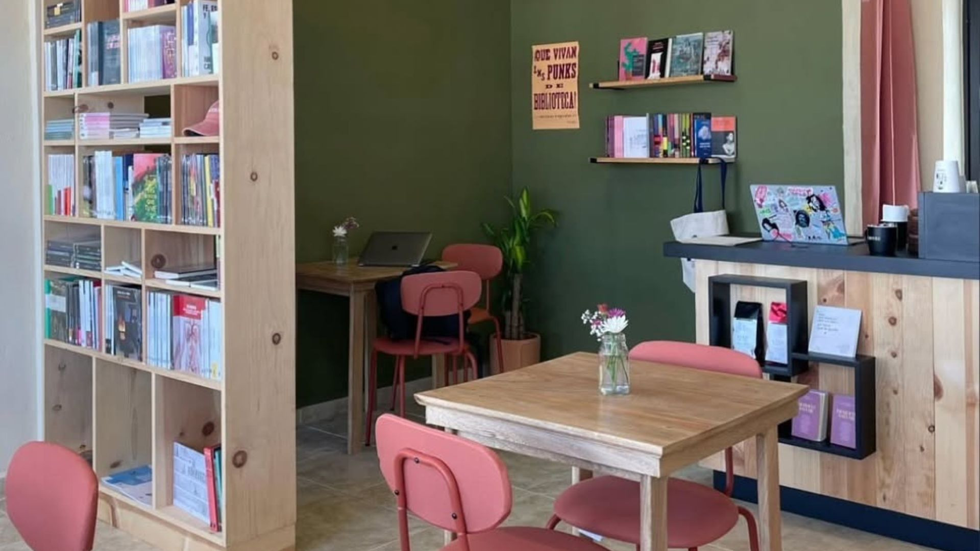 TOP 7: Cafeterías con librerías en Mérida