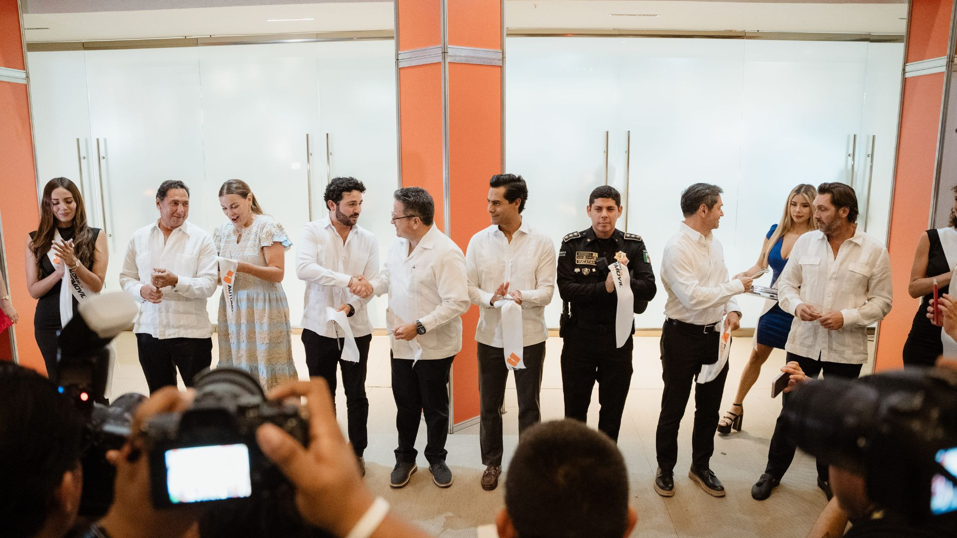 Una noche de motores, luces y celebración: así se vivió la inauguración del Salón del Automóvil Yucatán 2025